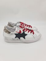 2Star sneaker low donna in pelle bianca dettagli leopardato nero