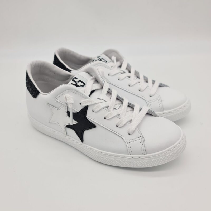 2Stars sneakers Low donna bianca e nera talloncino glitter neri
