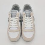 Saucony sneakers customizzate donna bianche glitter argento e borchie