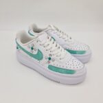 Nike Vision Platform sneakers donna customizzata bianca e tiffany con strass
