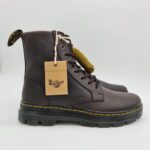 Dr. Martens Combs Leather anfibio uomo pelle ingrassata marrone