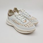 Guess sneakers pelle bianca con borchie oro donna