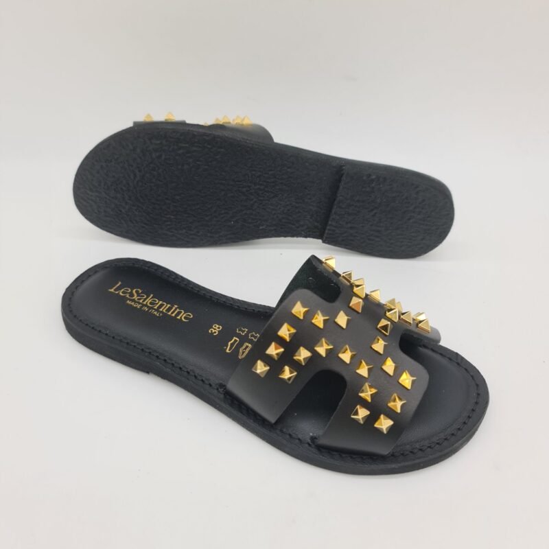 Le Salentine ciabatta donna nera con borchie oro
