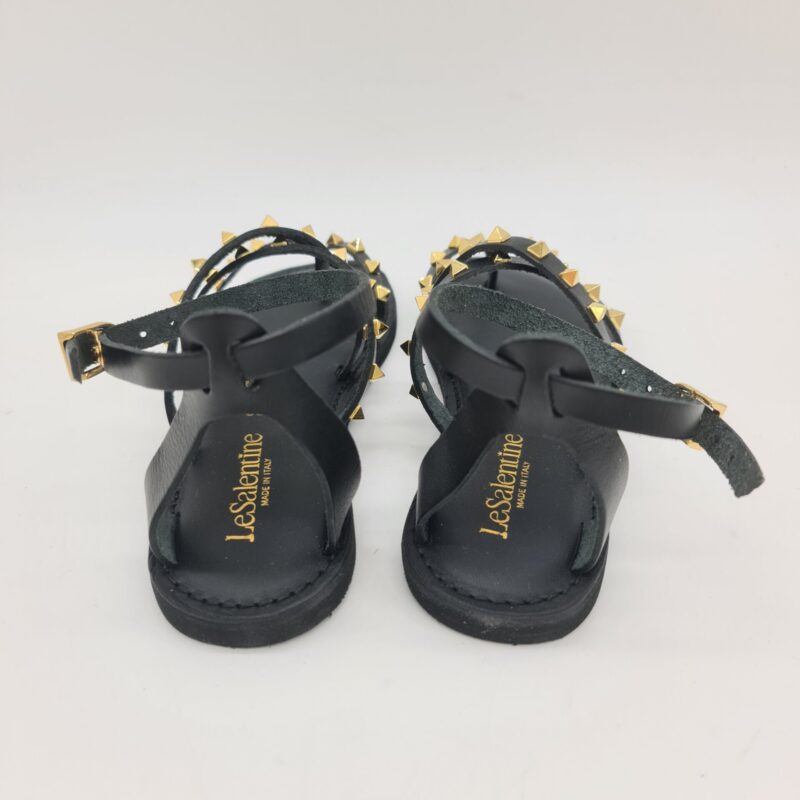 Le Salentine sandalo infradito donna nero con borchie oro